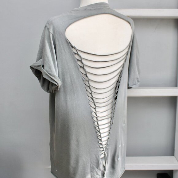 Tops - Women's Gray Distressed Standard Supply Dip Dye Short Sleeve T-Shirt Size XL